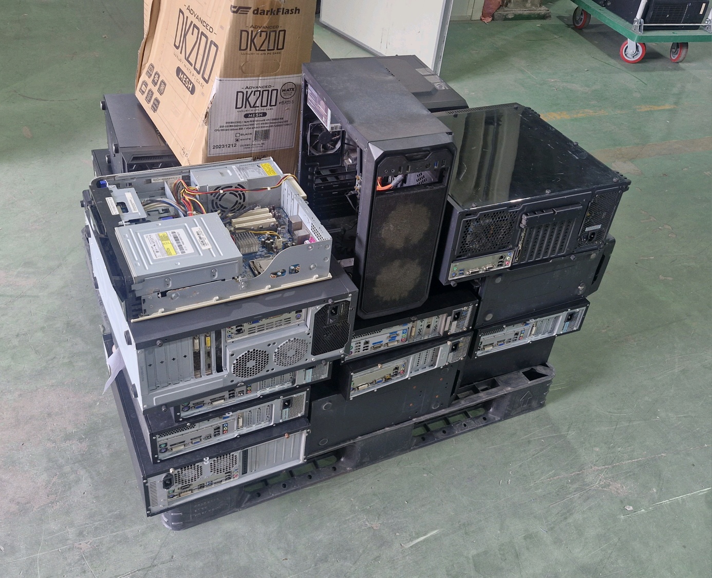 용산구 한강로 컴퓨터 및 부품 매입 현장 적재 사진