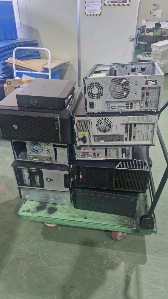 월드메모리 방문매입 서버 및 컴퓨터 본체 현장 사진