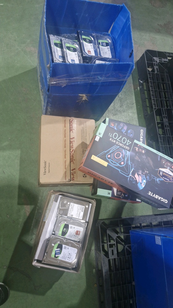 인천 청학동 컴퓨터 매입 현장 HDD SSD 부품 입고 사진