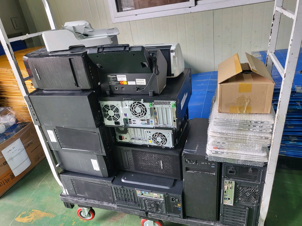 부산 해운업체 조립 PC와 HP 컴퓨터 대량 매입 현장 사진