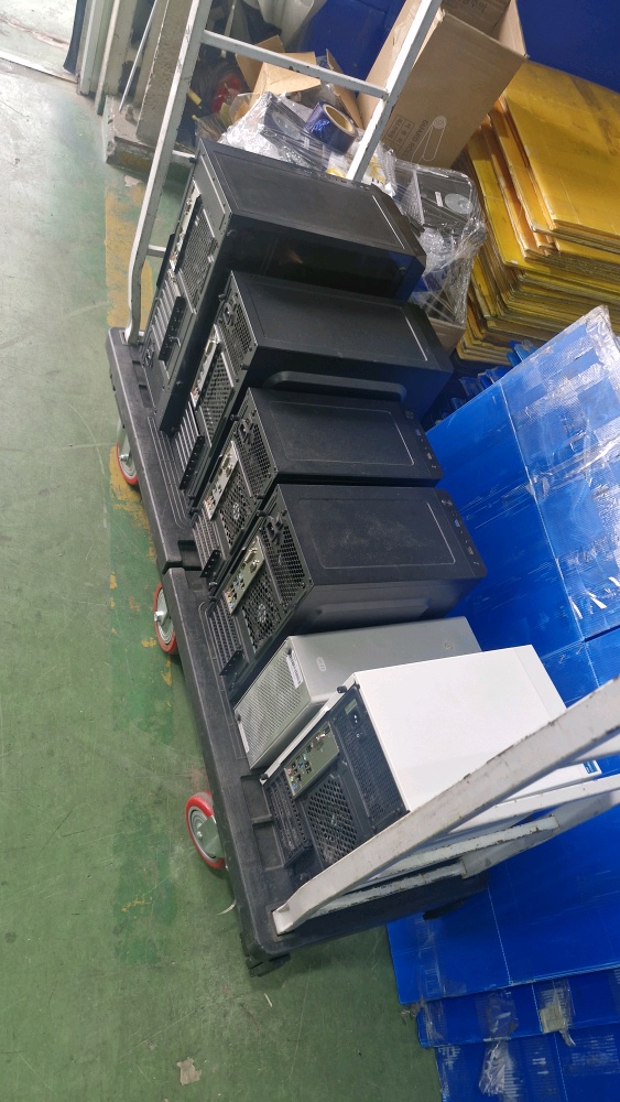 서울 송파구 문정동 지식산업센터 데스크톱 컴퓨터 대량 매입 현장 사진